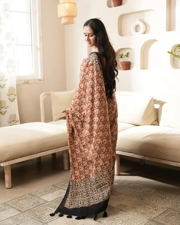 Black_Cotton_Dual_Print_Mul_Saree_For_Women